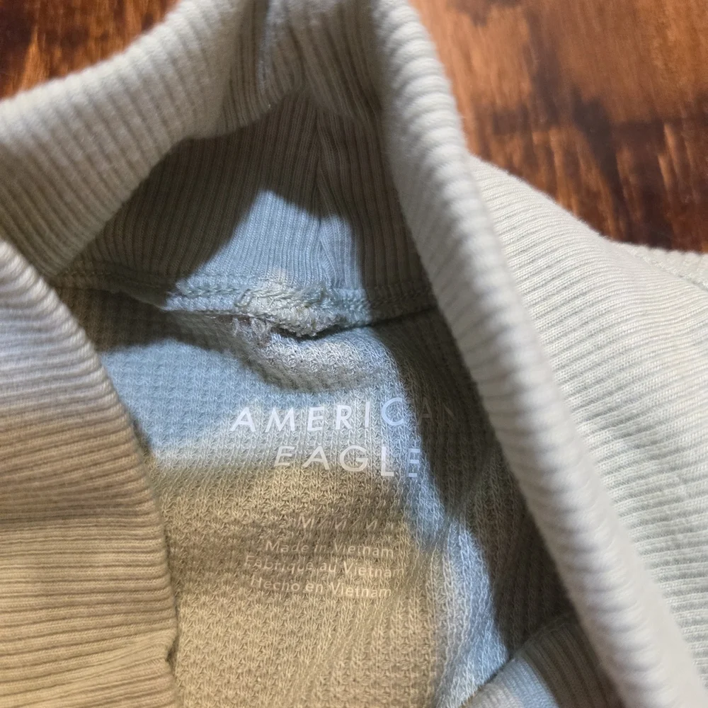 Ribbed Mock Neck Long-Sleeve Crop Top - Light Sage American Eagle Size M